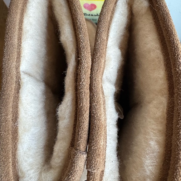 Women’s BearPaw Eva short Brown Boots - Picture 5 of 7